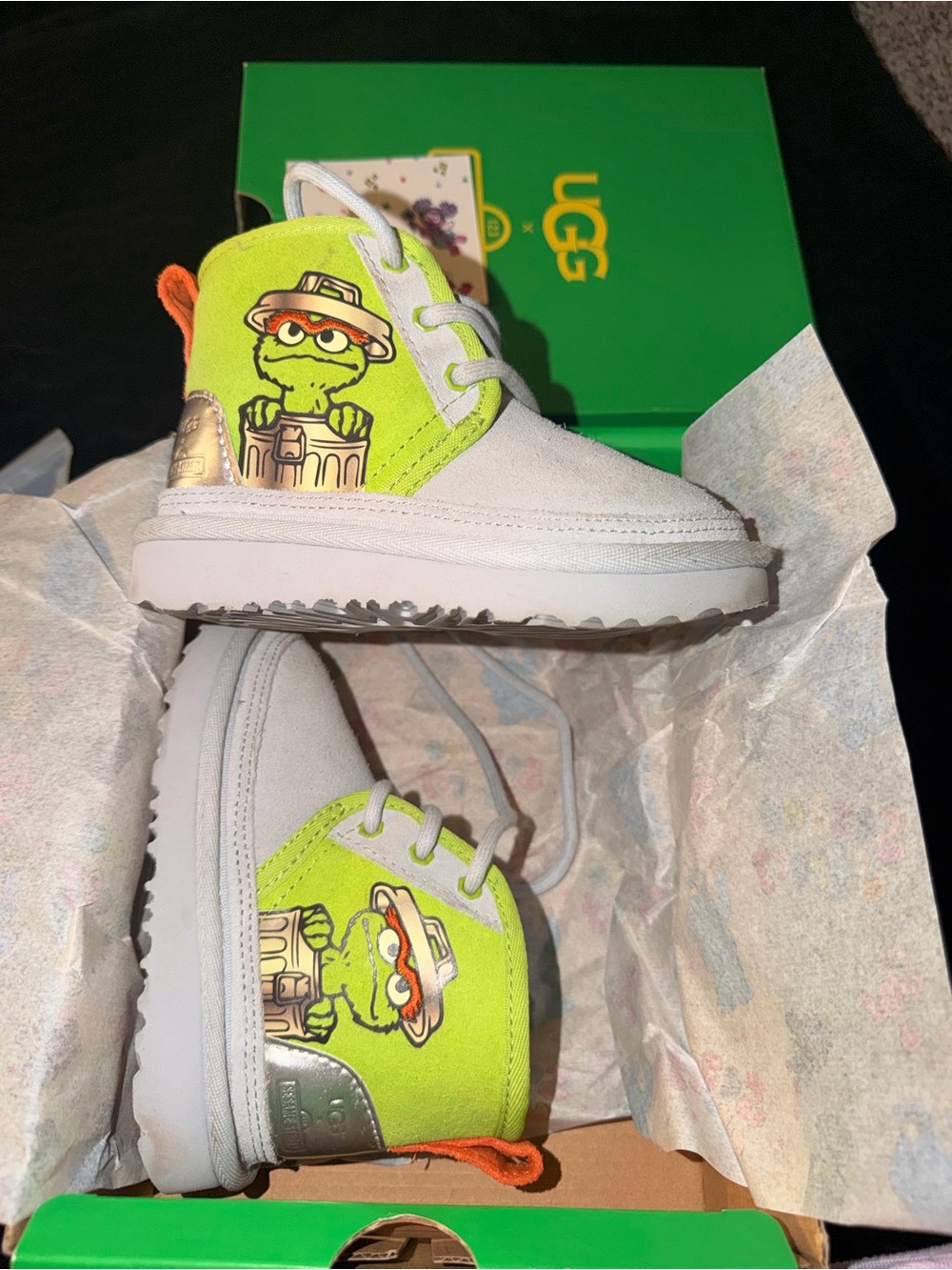UGG Kids Neon Green Oscar the Grouch High-Top Sneakers Silver Accent like New